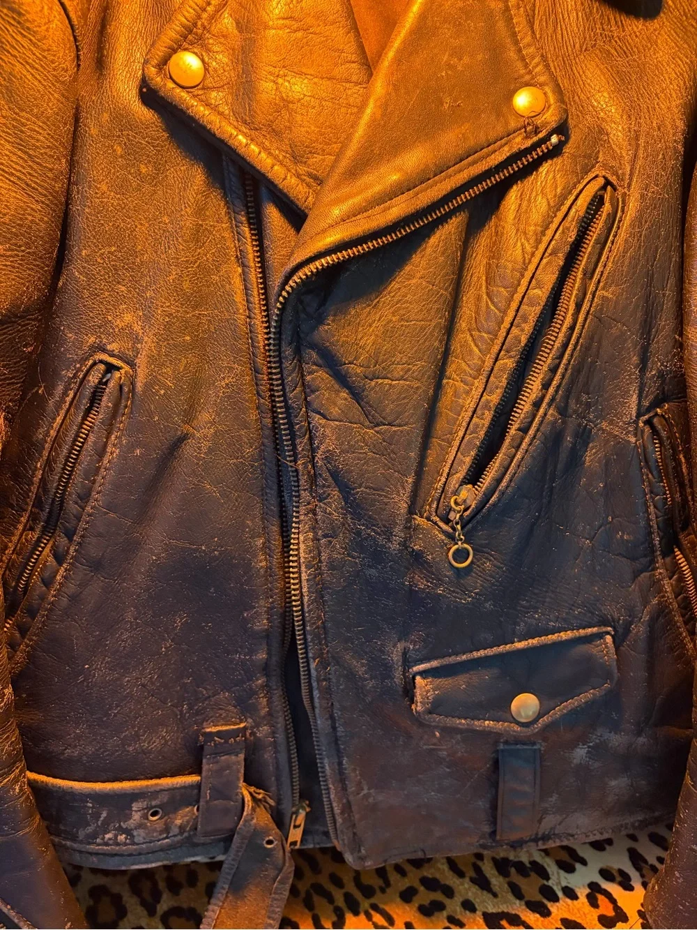Men's Vintage 1970s Black Leather Biker Jacket - Classic Moto Style